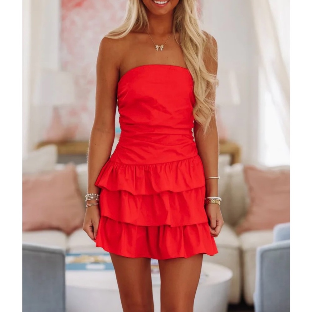 Chic Strapless Red Tiered Dress